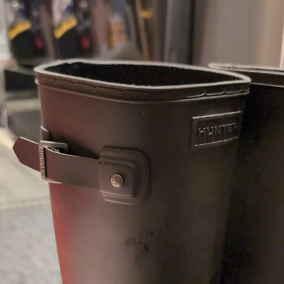 Hunter Slim Black Waterproof Rain Boots - Picture 4 of 7